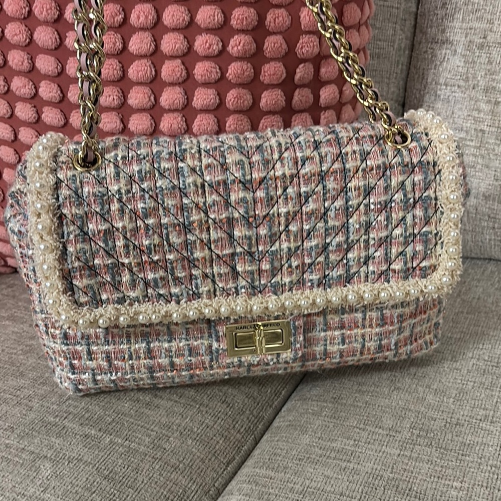 Elegant Tweed Shoulder Bag with Pearl Detailing